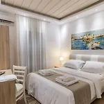 Polis Of Naxos 3*