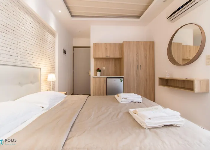 מלון Polis Of Naxos