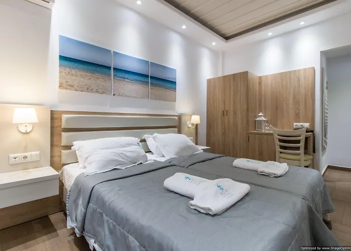 Polis Of Naxos מלון