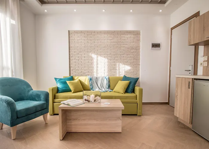 Polis Of Naxos מלון 3*