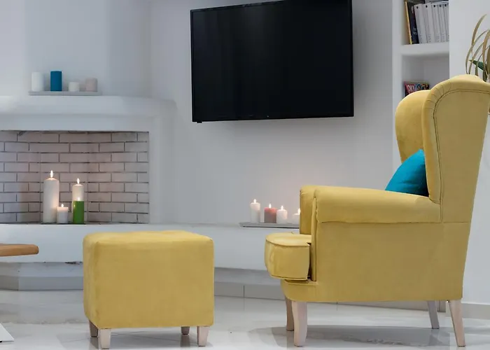 מלון Polis Of Naxos 3*