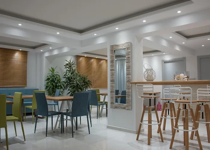 Polis Of Naxos מלון