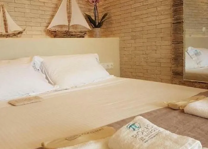 Polis Of Naxos מלון 3*